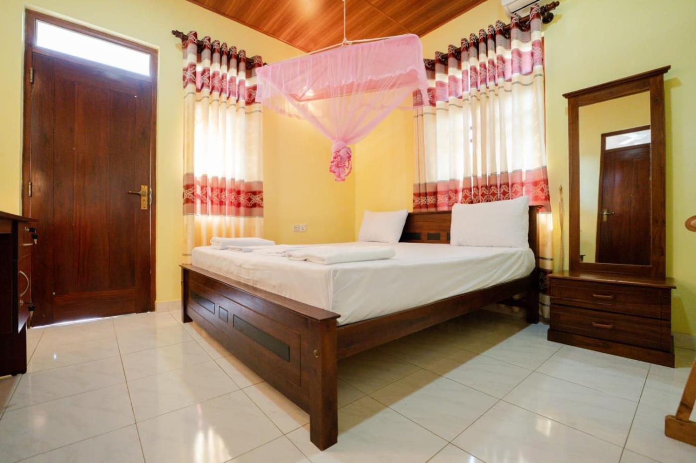 Suwani Pinnawala Homestay Exterior foto
